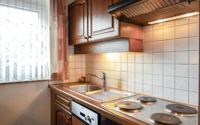Accommodation:&nbsp;Zander 60.3