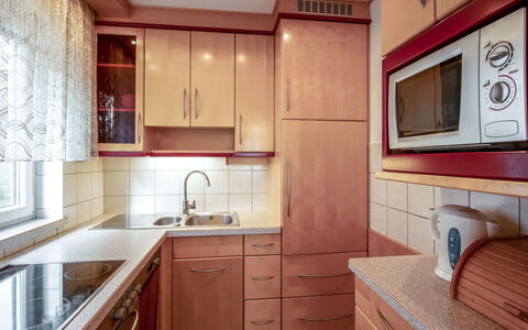 Laube: Countertop, Room, Cabinetry, Property, Furniture, Kitchen, Interior Design, Building, Sink, Floor