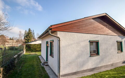 Laube: House, Property, Home, Building, Cottage, Real Estate, Roof, Land Lot, Siding, Residential Area