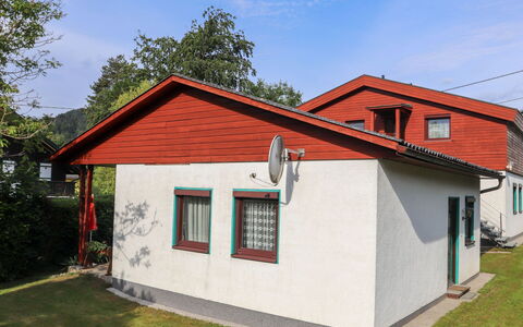 Laube: Sky, Plant, Cloud, Building, Window, Tree, Land Lot, Wood, Door, Residential Area