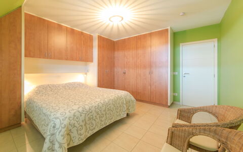 De Haan 930: Bedroom, Room, Furniture, Bed, Property, Interior Design, Ceiling, Wall, Bedding, Bed Frame