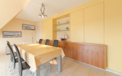 Accommodation:&nbsp;Goldsands Ii 402 Top Floor with Parking 930.1
