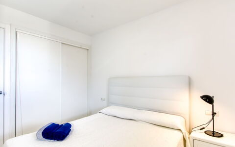 Mileni i: Bed, Bedroom, Interior Design, Wood, Flooring, Floor, Bed Sheet, Furniture, Bedding, Room