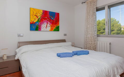 Edificio Meridiano: Bedroom, Bed, Room, Furniture, Property, Bed Frame, Bed Sheet, Wall, Interior Design, Bedding