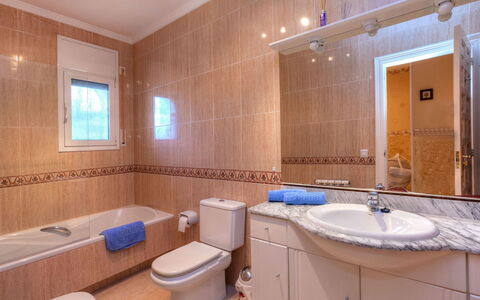 Villa Pasja: Bathroom, Property, Room, Interior Design, Tile, Building, Wall, Floor, Real Estate, Furniture