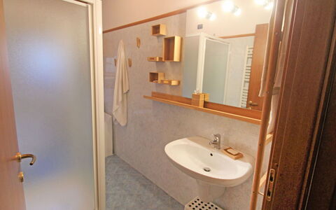 Sabina: Mirror, Brown, Tap, Plumbing Fixture, Bathroom Sink, Property, Sink, Building, Bathroom, Wood