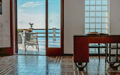 Accommodation:&nbsp;Santa Maria 110.1