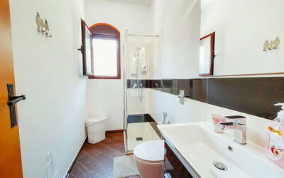 Accommodation:&nbsp;Pinta 110.3