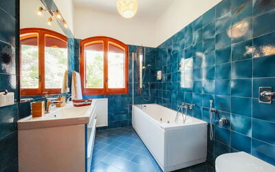 Accommodation:&nbsp;Santa Maria 110.1