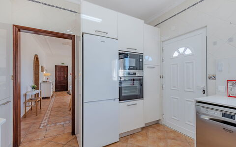 Casa Do Sol: Flooring, Floor, Wood, Interior Design, Major Appliance, Kitchen Appliance, Ceiling, Cabinetry, Kitchen, Room