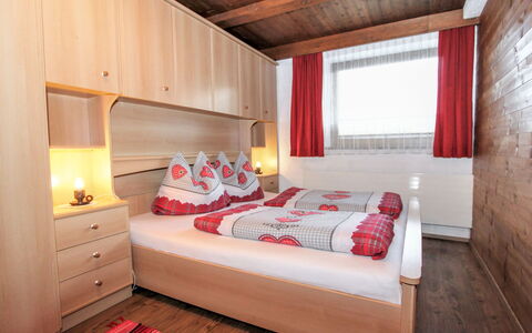 Widner: Bedroom, Bed, Furniture, Room, Property, Interior Design, Bed Frame, Bed Sheet, Ceiling, Mattress