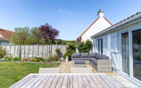 De Haan 210: Home, House, Roof, Land Lot, Composite Material, Door, Garden, Cottage, Porch, Deck