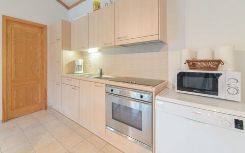 Accommodation:&nbsp;Enjoy with Parking 210.1