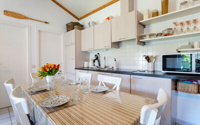 Accommodation:&nbsp;Nova Park P13 with Parking 210.6