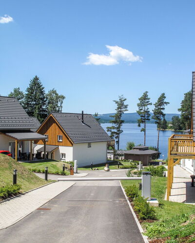 Lakeside Village 11