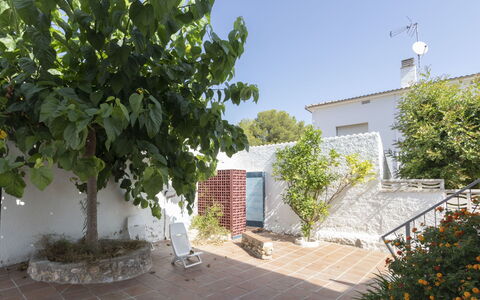 Marie: Property, Real Estate, House, Building, Tree, Residential Area, Home, Cottage, Plant, Courtyard