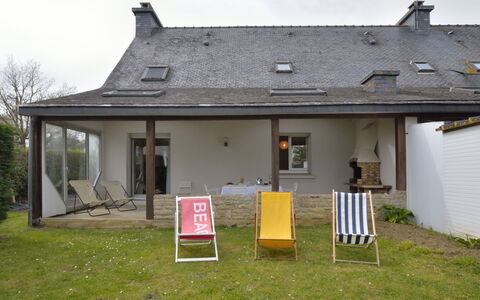 Le Clos Er Bert: Sky, Property, Window, Building, Door, Land Lot, Grass, House, Plant, Cottage