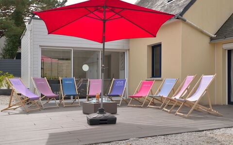 La Pointe de Kerners: Furniture, Plant, Umbrella, Chair, Shade, Outdoor Furniture, Building, Window, Tree, Leisure