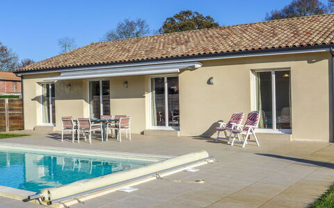 Philibert: Property, House, Building, Home, Real Estate, Villa, Residential Area, Facade, Swimming Pool, Cottage