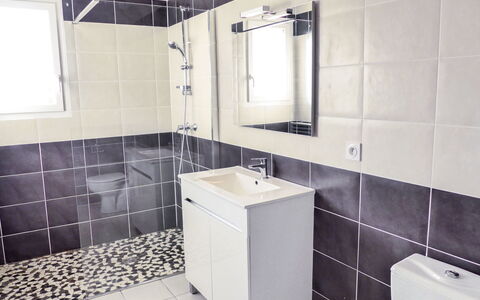 Philibert: Bathroom, Property, Room, Tile, Interior Design, Wall, Floor, Architecture, Real Estate, Building