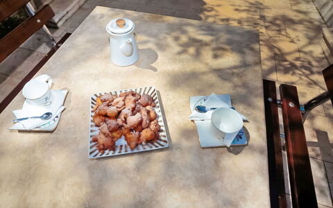 Lišera: Meal, Food, Dish, Cuisine, Brunch, Lunch, Breakfast, Flooring