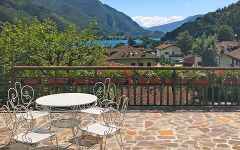 Gemma: Mountain, Property, Wilderness, Hill Station, Town, Sky, Iron, House, Real Estate, Landscape