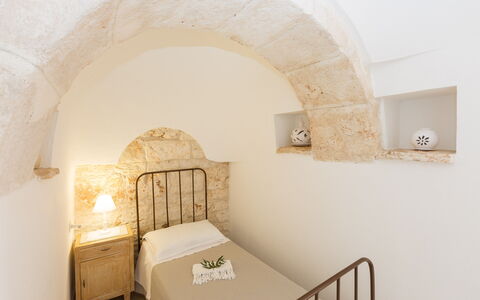 Trullo Suenn Con Piscina: Room, Property, Arch, Architecture, Interior Design, Furniture, Building, Bedroom, Bed, Ceiling