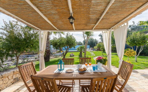 Trullo Suenn Con Piscina: Property, Real Estate, Porch, Building, Patio, House, Home, Estate, Room, Furniture