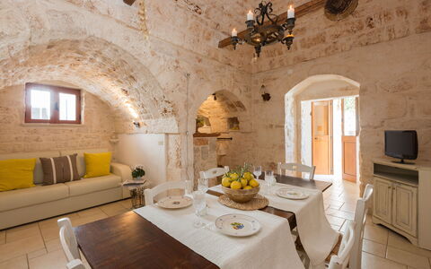 Trullo Suenn Con Piscina: Room, Property, Interior Design, Building, Furniture, Living Room, Ceiling, House, Table, Dining Room