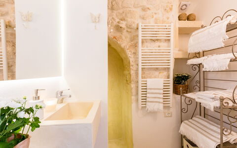 Vista Mare Da Zio Piero: Bathroom, Room, Property, Interior Design, Building, Floor, Tile, House, Architecture, Real Estate