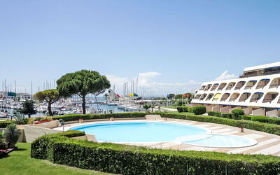 Accommodation:&nbsp;Escale Port 30.5