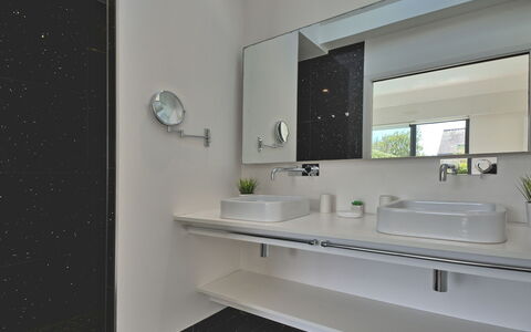 Villa Noalou: Mirror, Tap, Plumbing Fixture, Sink, Bathroom Sink, Building, Bathroom, Bathroom Cabinet, Interior Design