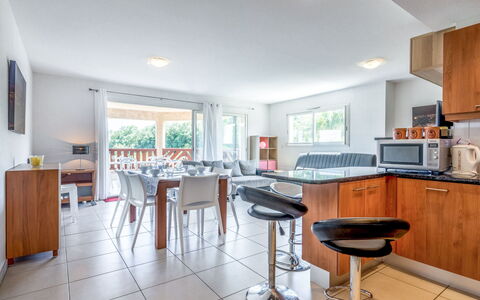 Presqu'île de la Lagune: Property, Furniture, Table, Cabinetry, Countertop, Kitchen Appliance, Interior Design, Lighting, Kitchen, Wood