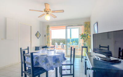 Accommodation:&nbsp;Les Rives du Lac 330.5