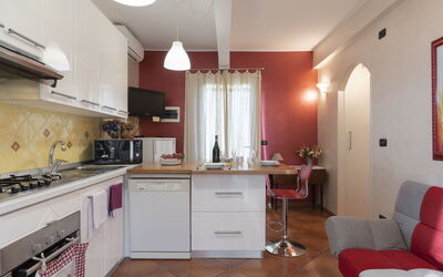 Accommodation:&nbsp;La Marina 665.1