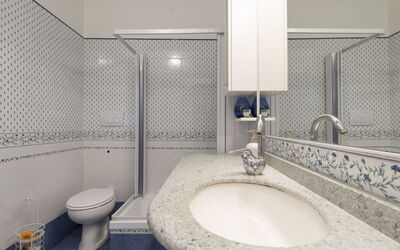 Accommodation:&nbsp;La Marina 665.1