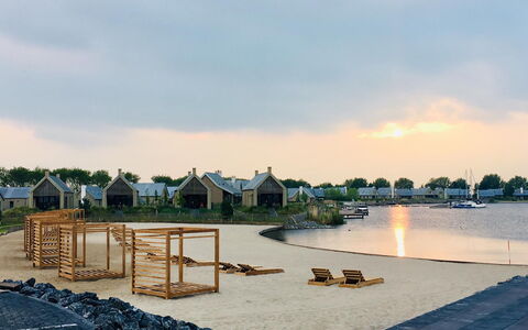 Oesterdam Resort: Cloud, Sky, Water, Coastal And Oceanic Landforms, Body Of Water, Boat, Horizon, Landscape, Watercraft, Beach