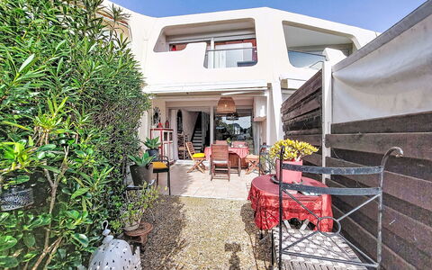 Port Camargue 500: Resort, Swimming Pool, Hotel, Resort Town, Seaside Resort, Hacienda, Thermae, Tropics, Villa