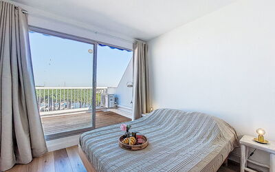 Accommodation:&nbsp;La Croisière 520.10