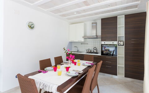 Casa Bianca: Room, Property, Furniture, Interior Design, Dining Room, Building, Table, House, Real Estate, Floor