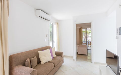 Casa Bianca: Property, Room, Furniture, Building, Interior Design, Real Estate, House, Floor, Living Room, Apartment