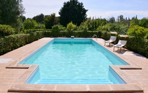 Villa Lidia Con Piscina: Swimming Pool, Property, Leisure, Grass, Real Estate, Rectangle, House, Building, Estate, Backyard