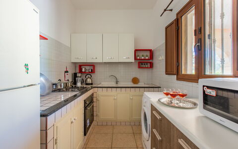 Villa Lidia Con Piscina: Property, Room, Kitchen, Furniture, Building, Cabinetry, Interior Design, Real Estate, Countertop, House