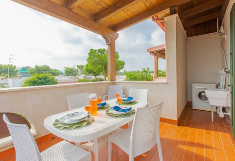 Prato Inglese Sinistro: Furniture, Table, Property, Chair, Sky, Wood, Interior Design, Plant, Tableware, Shade