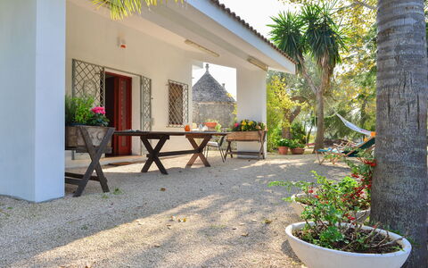 L'alcova: Property, House, Real Estate, Building, Home, Courtyard, Estate, Room, Vacation, Villa