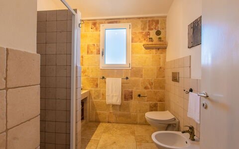 Trullo Con Piscina Per Bambini: Property, Plumbing Fixture, Sink, Tap, Bathroom, Bathroom Sink, Building, Purple, Interior Design