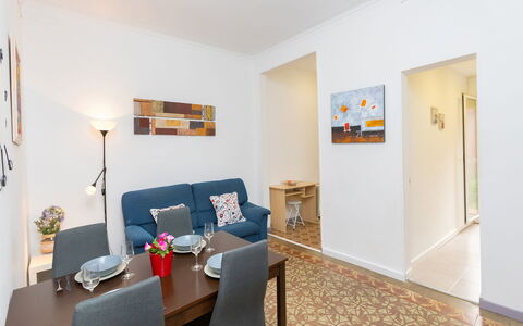 Gracia: Providencia: Room, Property, Furniture, Interior Design, Building, Real Estate, Yellow, Living Room, House, Floor