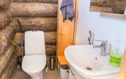 Villa Aurora: Wood, Toilet Seat, Flooring, Floor, Plumbing Fixture, Toilet, Plumbing, Wood Stain, Bathroom, Hardwood