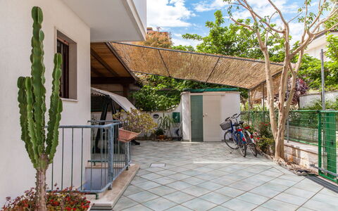 Villa Victory: Property, Real Estate, Building, House, Home, Residential Area, Apartment, Room, Architecture, Facade