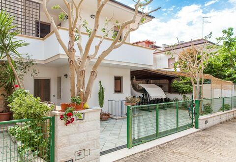 Villa Victory: Property, House, Building, Real Estate, Home, Residential Area, Architecture, Facade, Apartment, Room